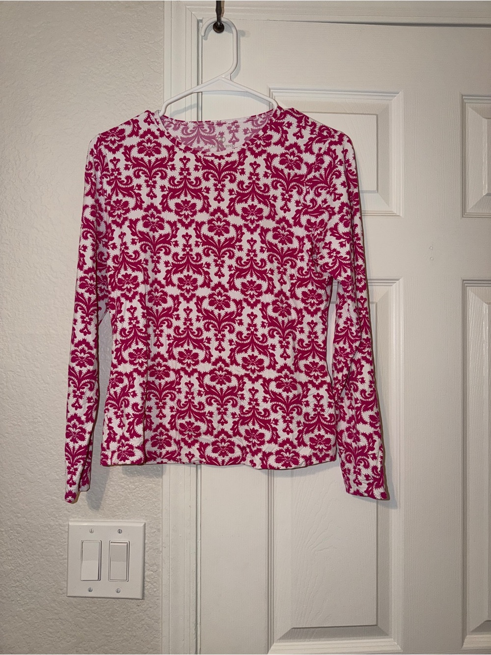 Lands End Women's Long Sleeve Crewneck Top - White with Pink Damask Print